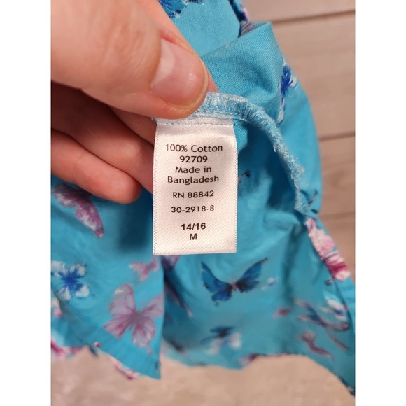 Woman‎ Within Women's Blue Butterflies Sleeveless Button Front Blouse Size 14/16 - Picture 4 of 5